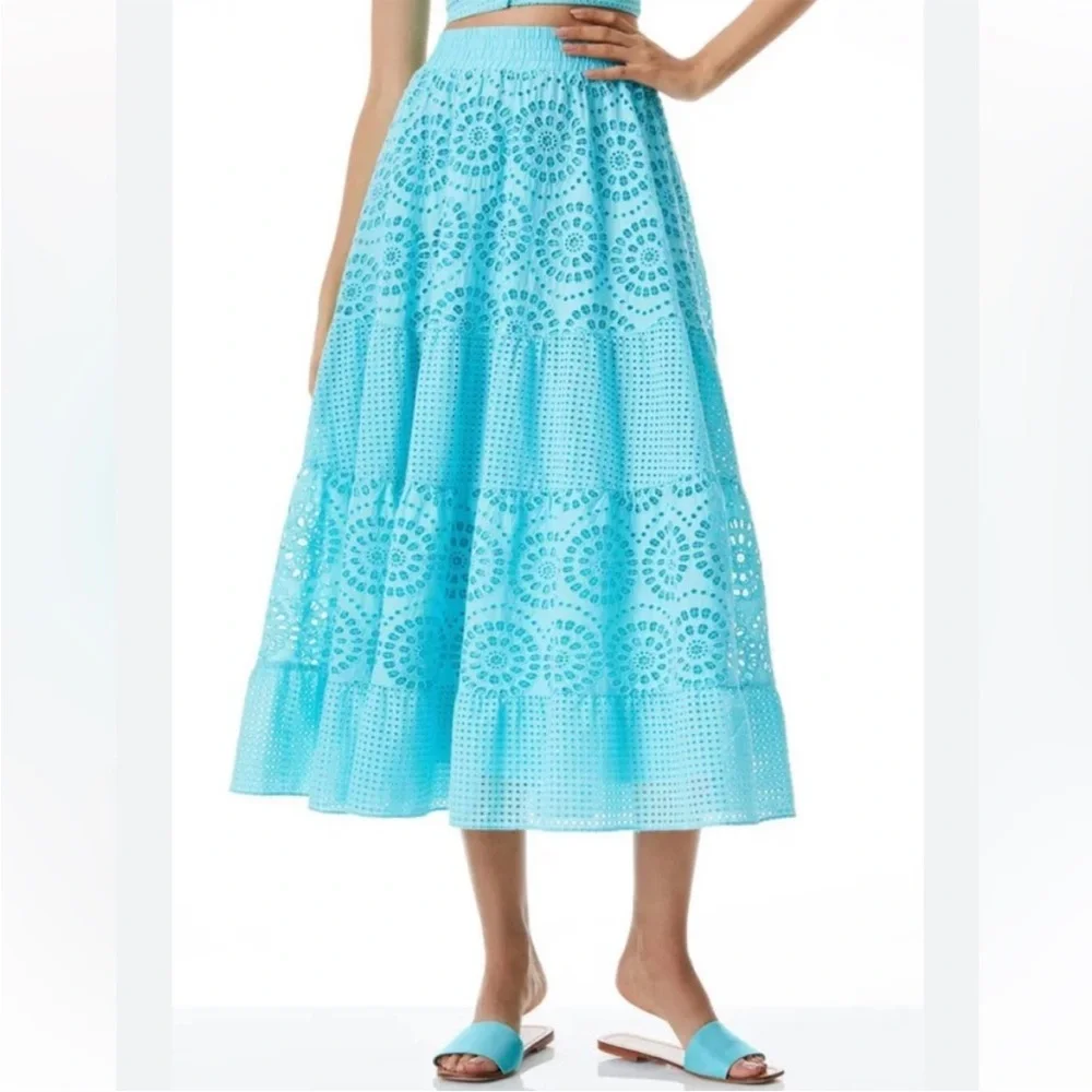 ALICE + OLIVIA Melony Sky Blue Eyelet Trim Lined Midi Skirt $560 EUC 0 - Picture 2 of 16